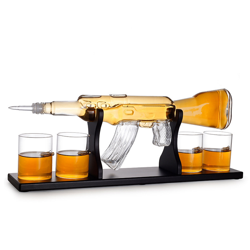 Unique Design Gun shaped High borosilicate Glass Whisky Wine Bottle with bracket and 4 Whisky Glasses Set