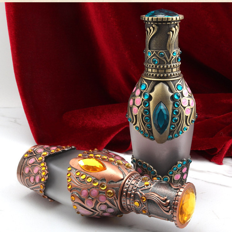 Factory Price Luxury 20ml Refillable Custom Oriental Design Metal Zinc Alloy Oil Perfume Bottle Perfume Glass Decorative Bottle