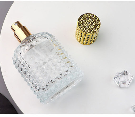 2024 Wholesale OEM Pineapple Bottle 30ml Perfume Empty Glass Perfume Spray Bottles with Gold Sliver Sprayer Cap