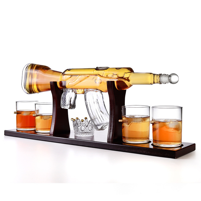 Unique Design Gun shaped High borosilicate Glass Whisky Wine Bottle with bracket and 4 Whisky Glasses Set