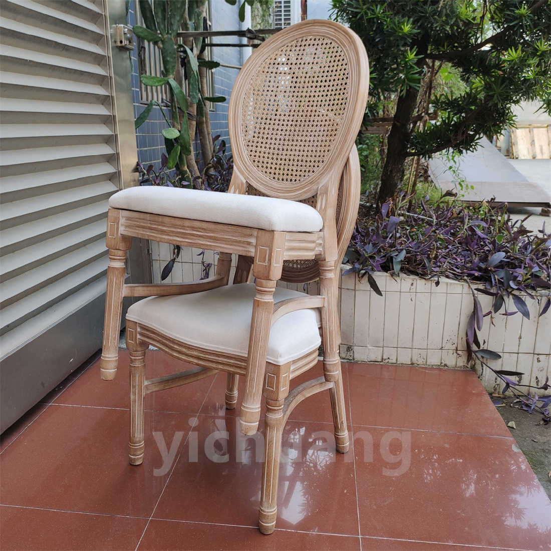 YC-D21-5 Wholesale stackable rattan round back wedding outdoor wooden chairs for events