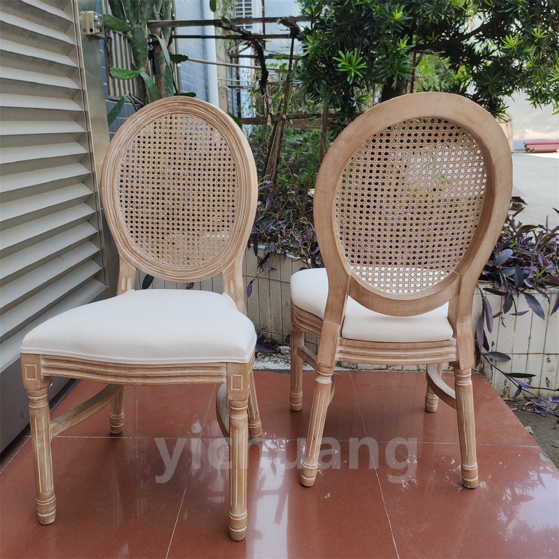 YC-D21-5 Wholesale stackable rattan round back wedding outdoor wooden chairs for events