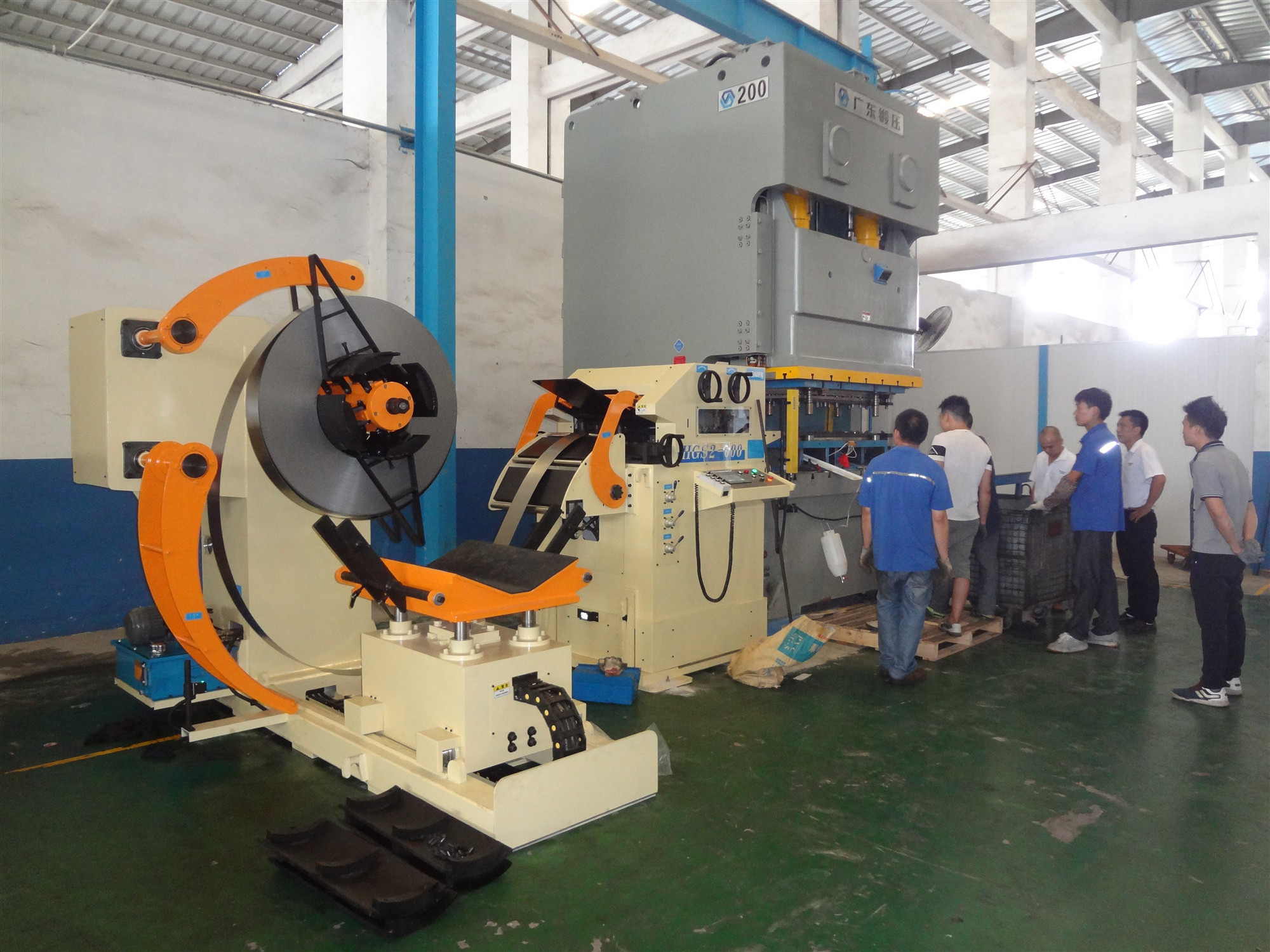 Yongheng Hydraulic 3 In 1 High Speed Automatic Electric Steel Strip Uncoiler Feeder Machine