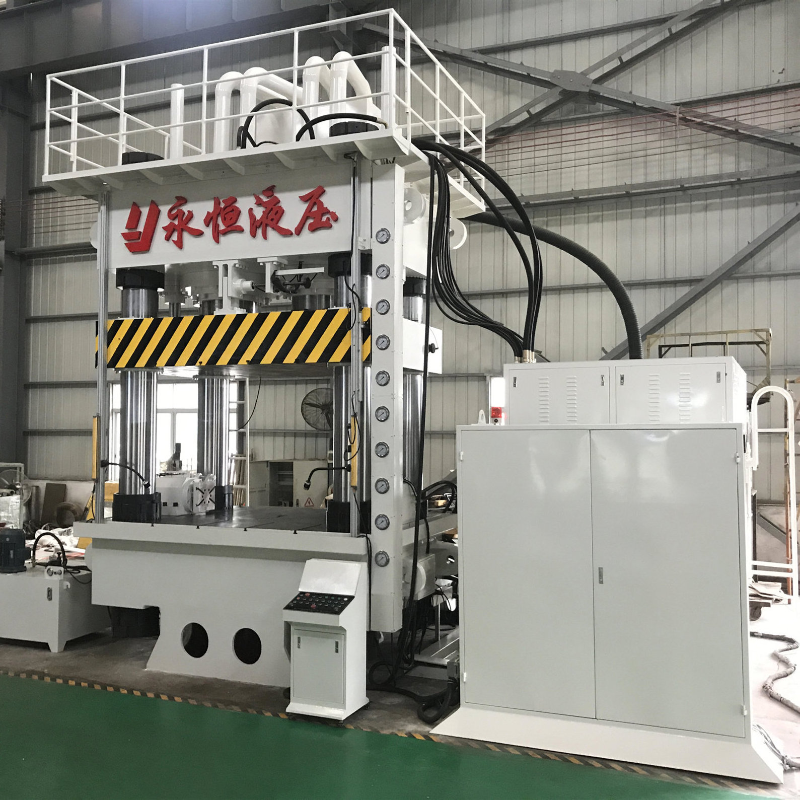 Yongheng Hydraulic 1200 Ton Four Column Hydraulic Press Machine Water Bulge Forming Machine Hydraulic Press Price