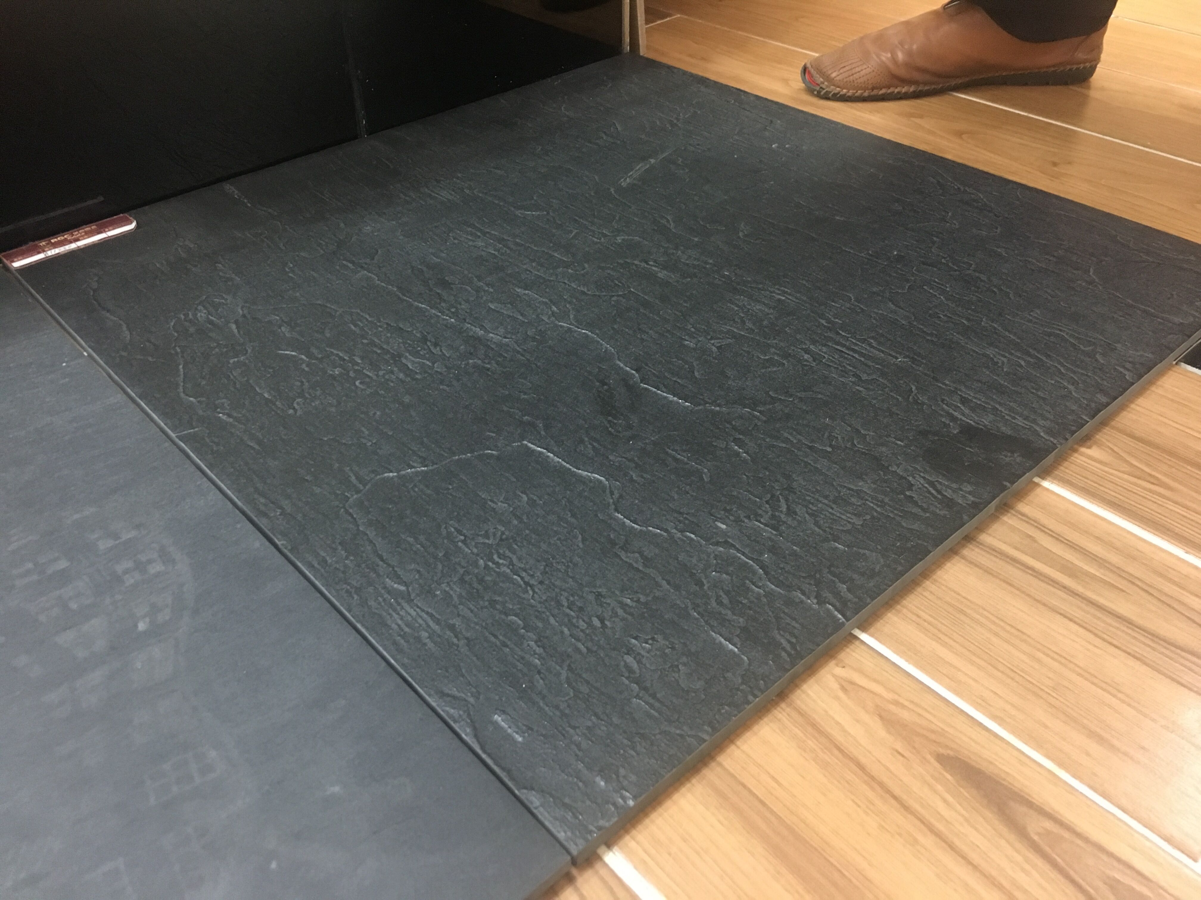 Factory Direct 600x600mm Matte Finish Full Body Black Tiles Imitate Slate Stone