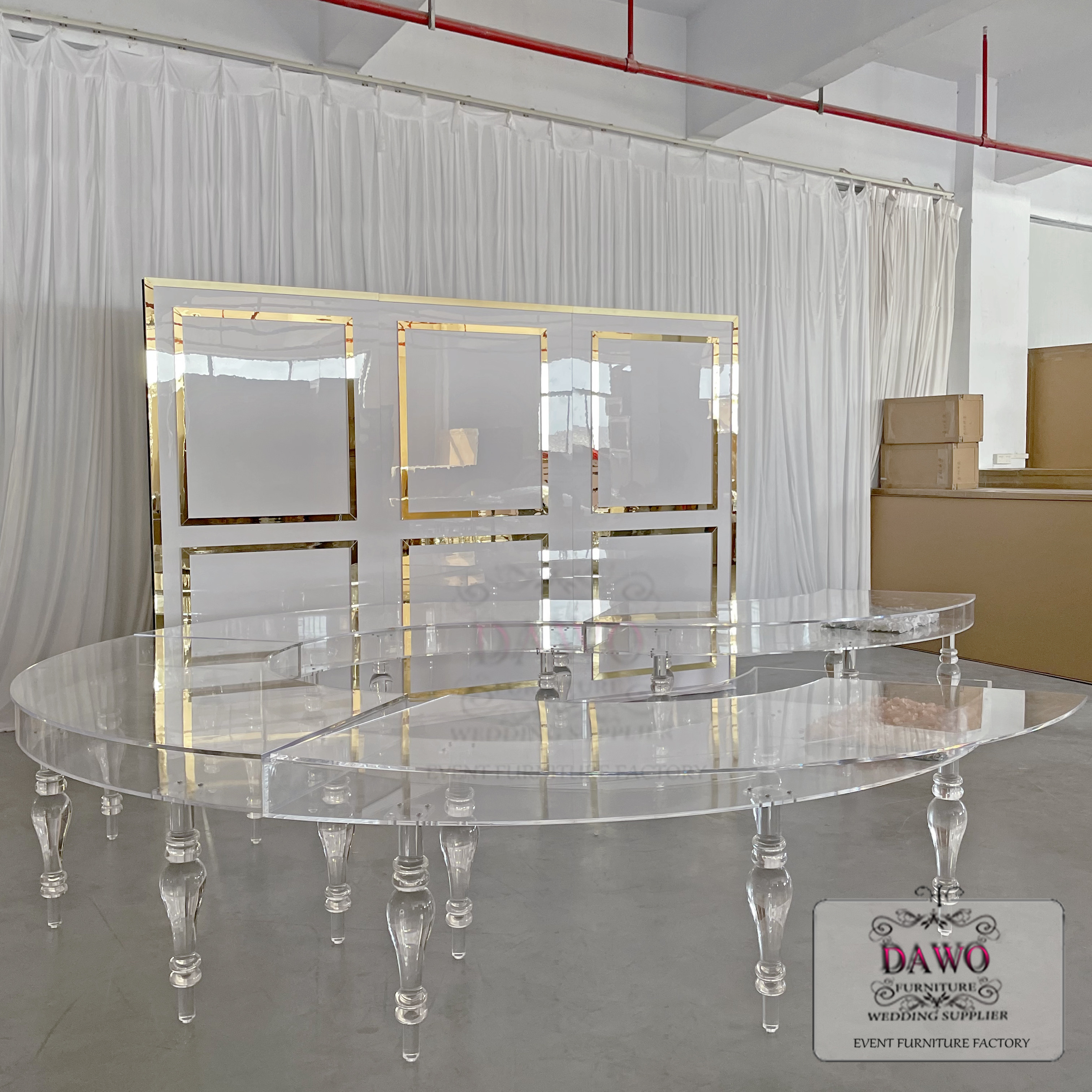 Factory production luxury ghost Bride And Groom acrylic transparent crystal serpentine table