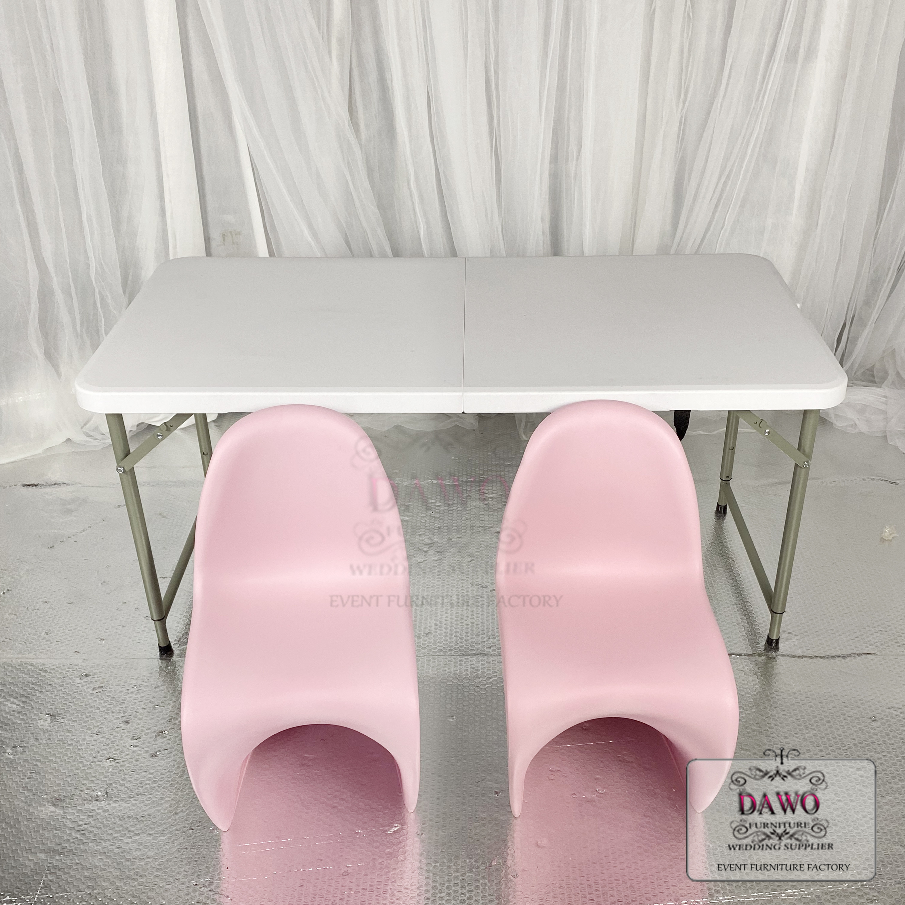 Pink plastic Children Chiavari Birthday Party Chairs Outdoor camping Kids table chair