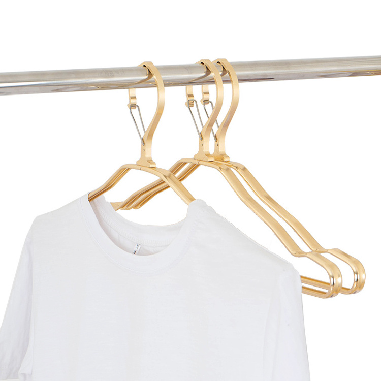 Wholesale Balcony Windproof dress metal hook gold hanger custom clothe hanger rack for store