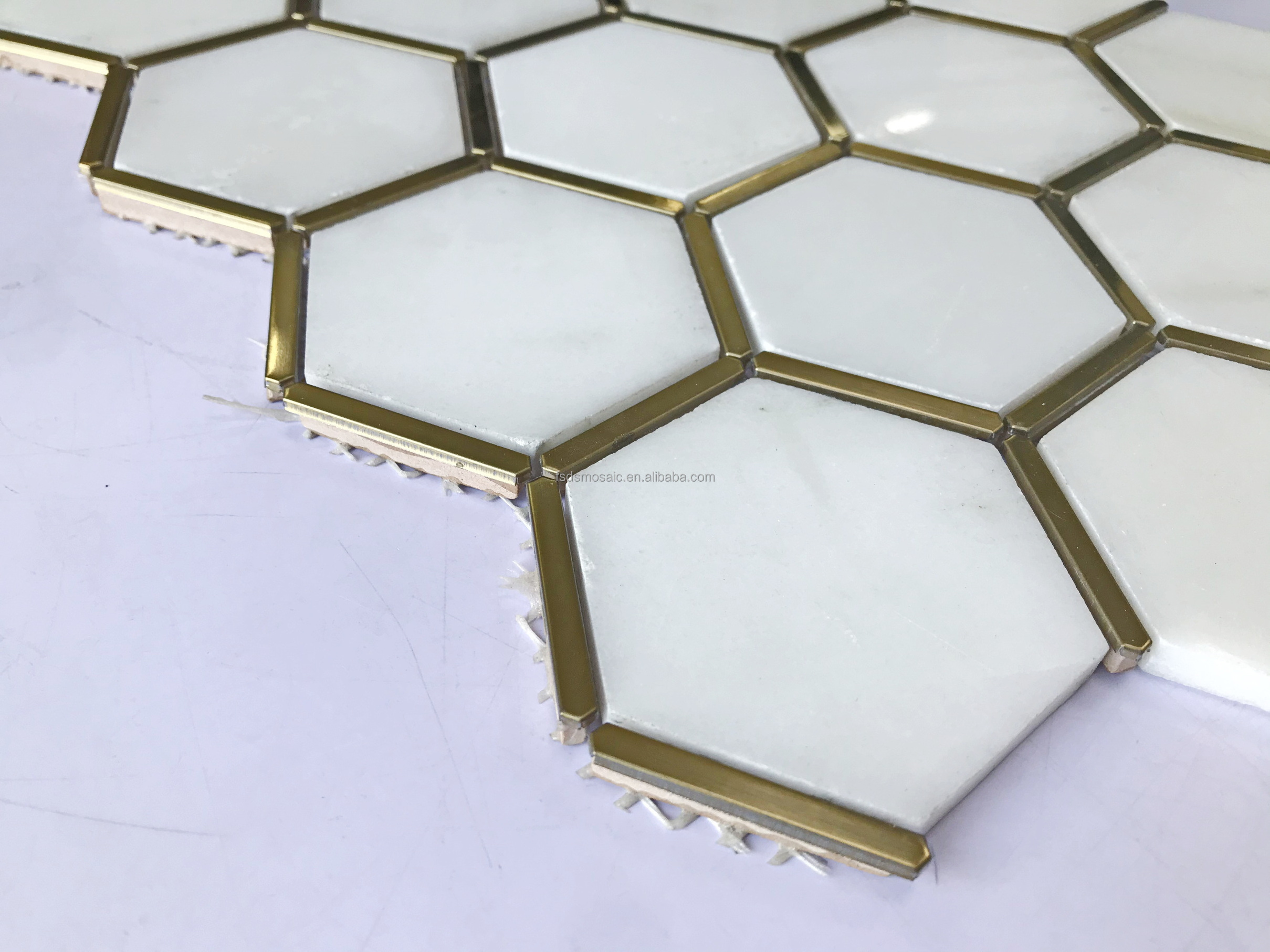 White Honeycomb Stone Mosaic Hexagon with Gold Metal Strips Marble Mosaic Tiles Bathroom Kitchen Wall Flooring Backsplash