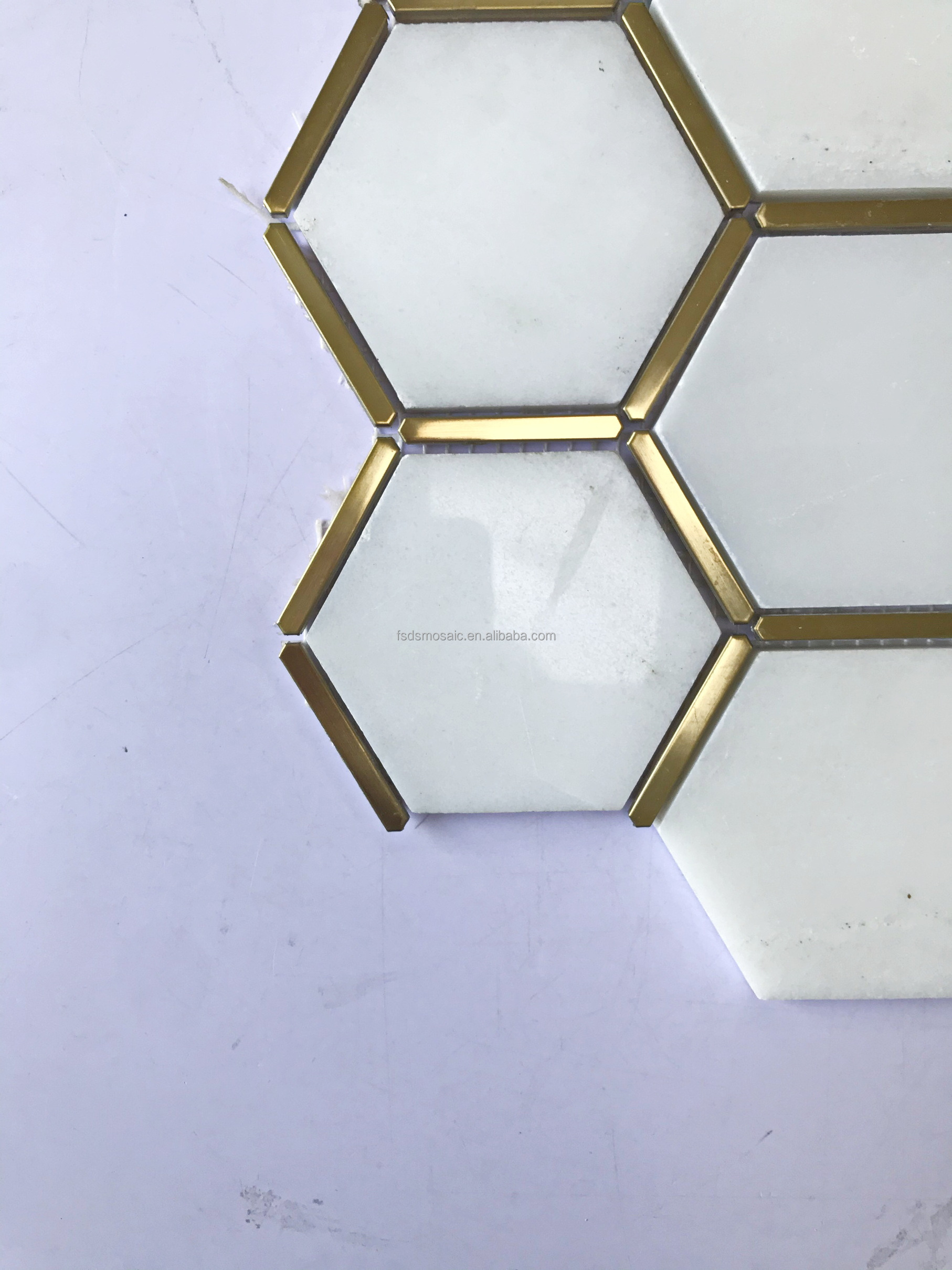 White Honeycomb Stone Mosaic Hexagon with Gold Metal Strips Marble Mosaic Tiles Bathroom Kitchen Wall Flooring Backsplash