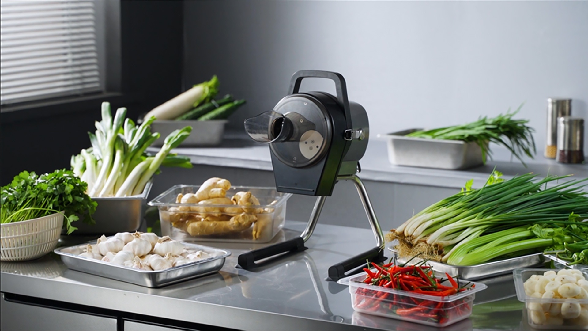 Electric small scallion shallot vegetable  cutter machine easy operation celery lettuce spinach cutter ginger shredder