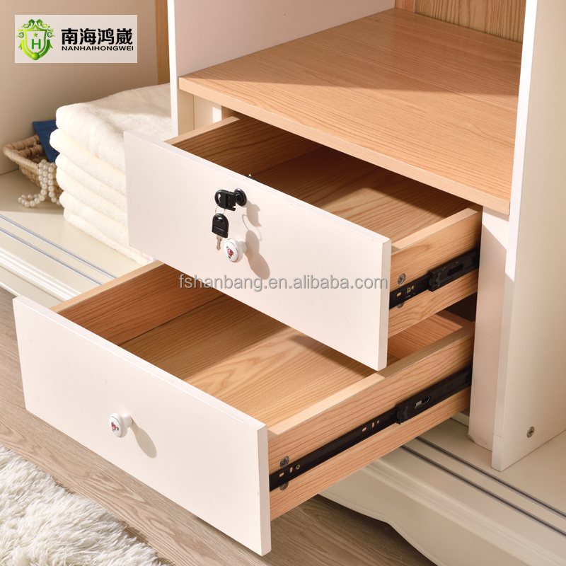 China Manufacturer  White Modern Simple Design Bedroom Furniture Flat Top 3 Sliding Door Wooden MDF Cloth Wardrobe Closet