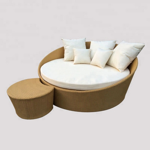 Round Rattan Daybed Outdoor Wicker Sunbed Patio Furniture