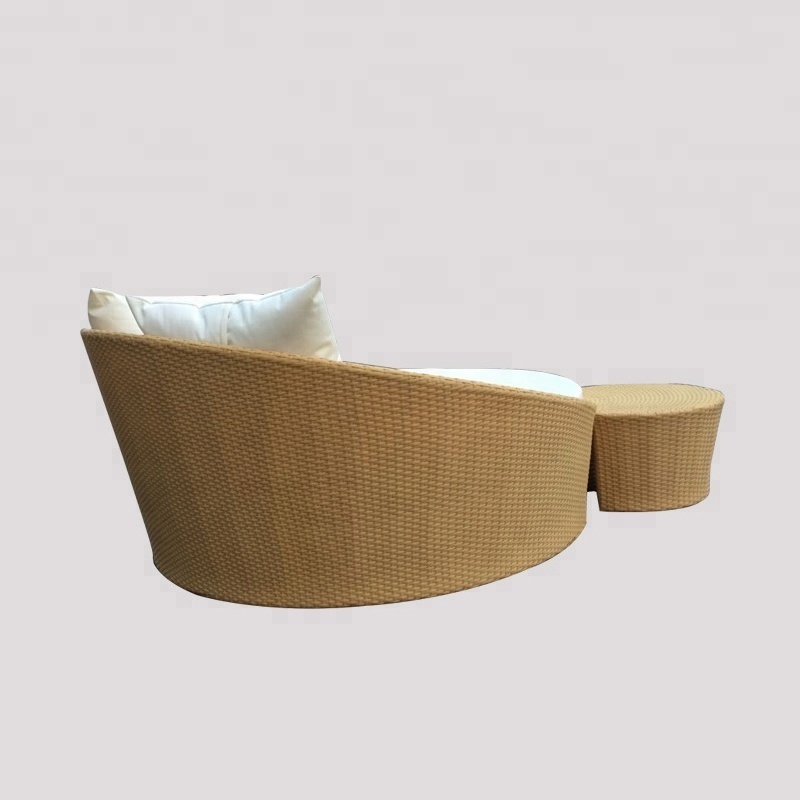 Round Rattan Daybed Outdoor Wicker Sunbed Patio Furniture