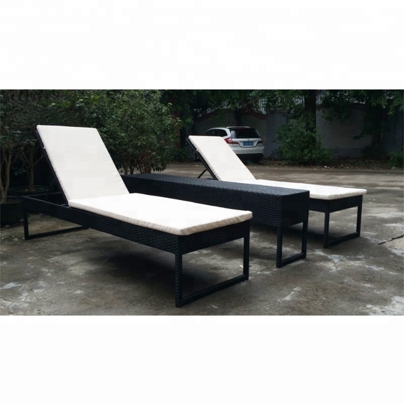 Outdoor Rattan Pool Lounger For Resorts or Beach Sun Lounger Sets