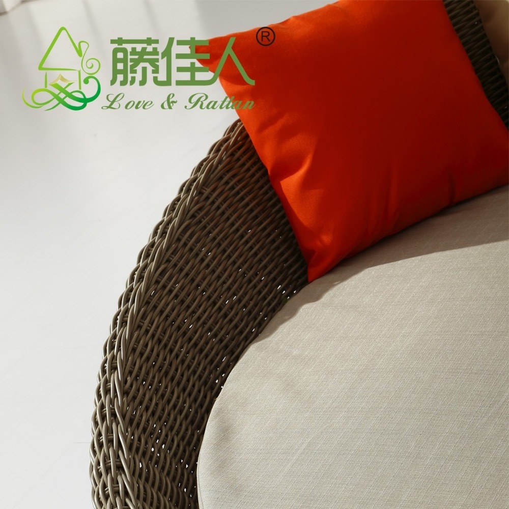 Luxury Outdoor Round Rattan Beach Sun Sofa bed