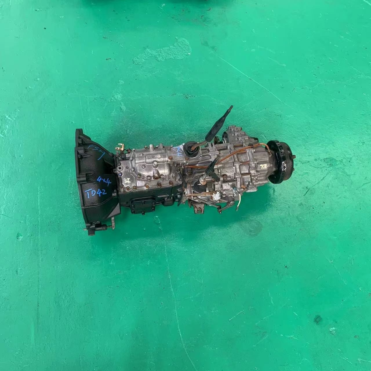 Manufacturer wholesale transmission gearboxes TD42 4x4 Used gearbox for Nissan pickup 5 speed 4x4