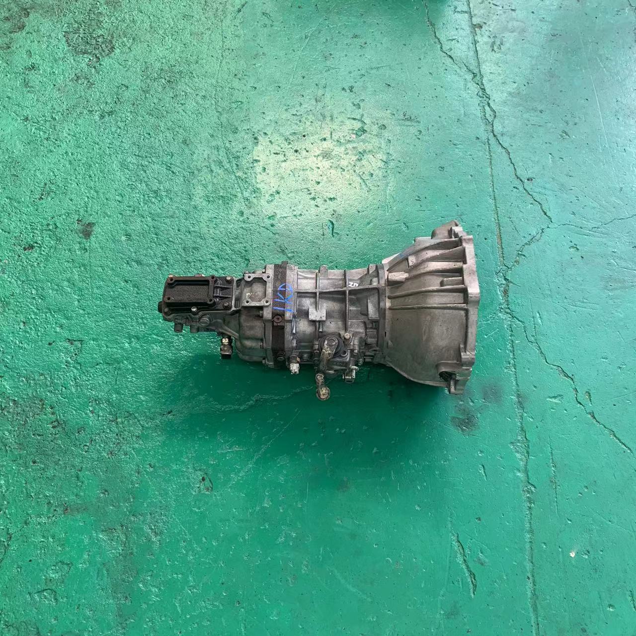 China Factory 15B 2KD 1KD 4x2 Used gearbox Toyo ta 5-speed 4x2 transmission for sale