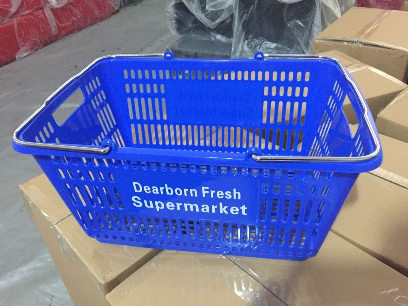 MOQ 100 PCS 30L Supermarket Plastic Shopping Basket With Metal Handles, Wire Handles Supermarket Shopping Baskets