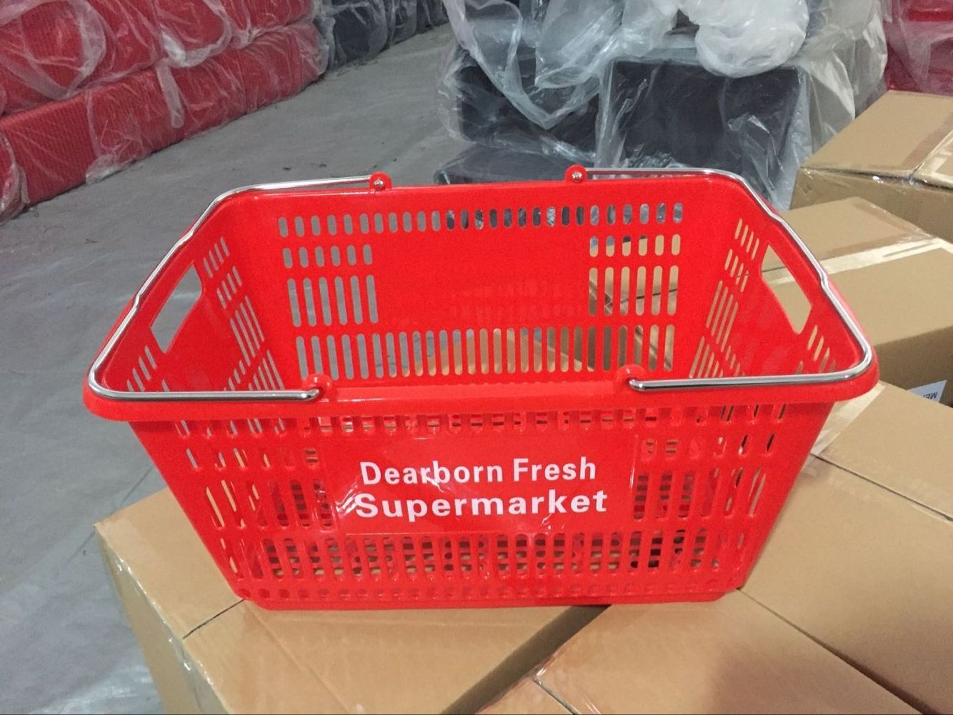 MOQ 100 PCS 30L Supermarket Plastic Shopping Basket With Metal Handles, Wire Handles Supermarket Shopping Baskets