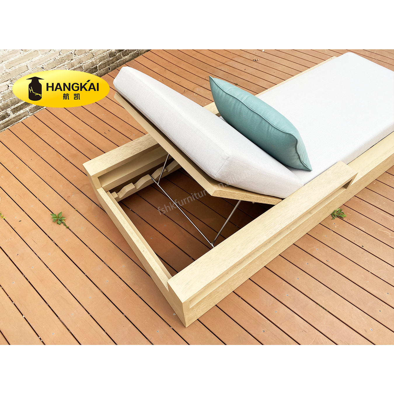 Outdoor swimming pool chaise sunbed wood furniture teak sun lounge