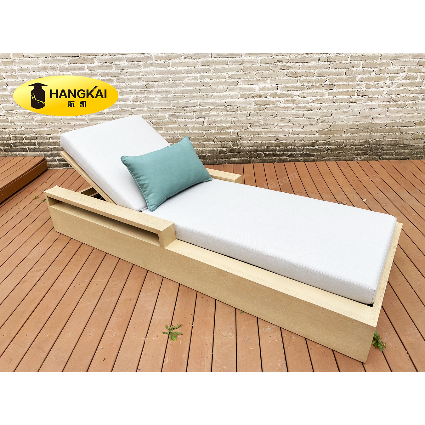 Outdoor swimming pool chaise sunbed wood furniture teak sun lounge