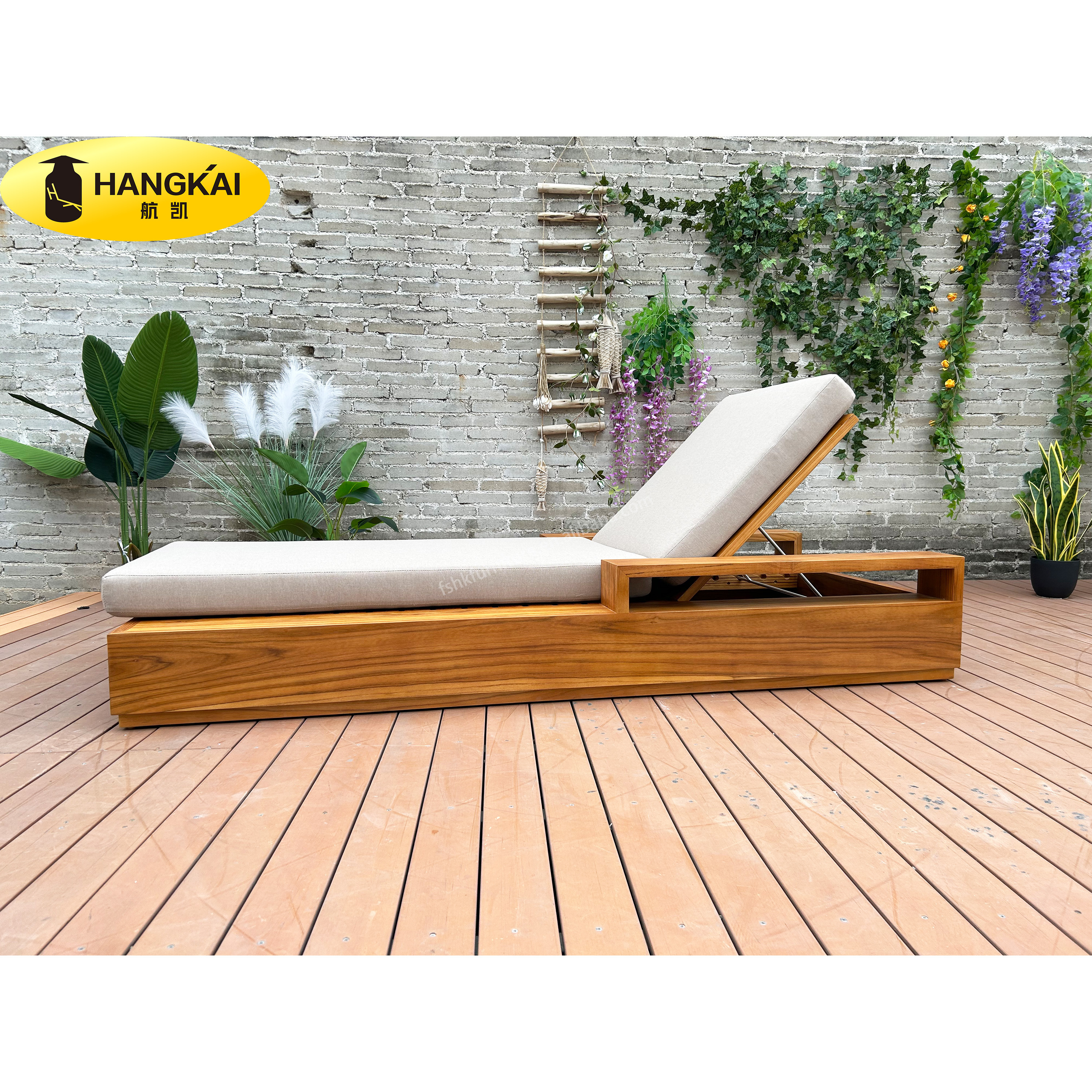 Luxury Garden Patio Furniture Solid Teak Wood Chaise Hotel Outdoor Waterproof Sun lounger with cushion