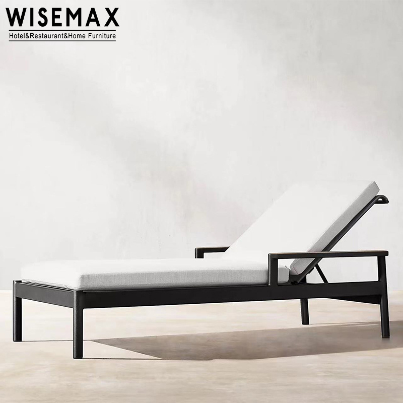 WISEMAX FURNITURE Outdoor Aluminum Sun Lounger Modern Line Fabric Cushion With Aluminum Frame Daybed For Swimming Pool Side