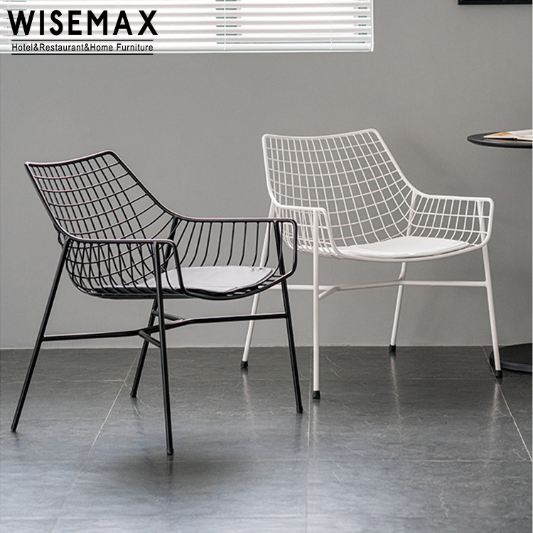 WISEMAX FURNITURE Modern dining room furniture Big size black metal web frame dining armchair for restaurant hotel