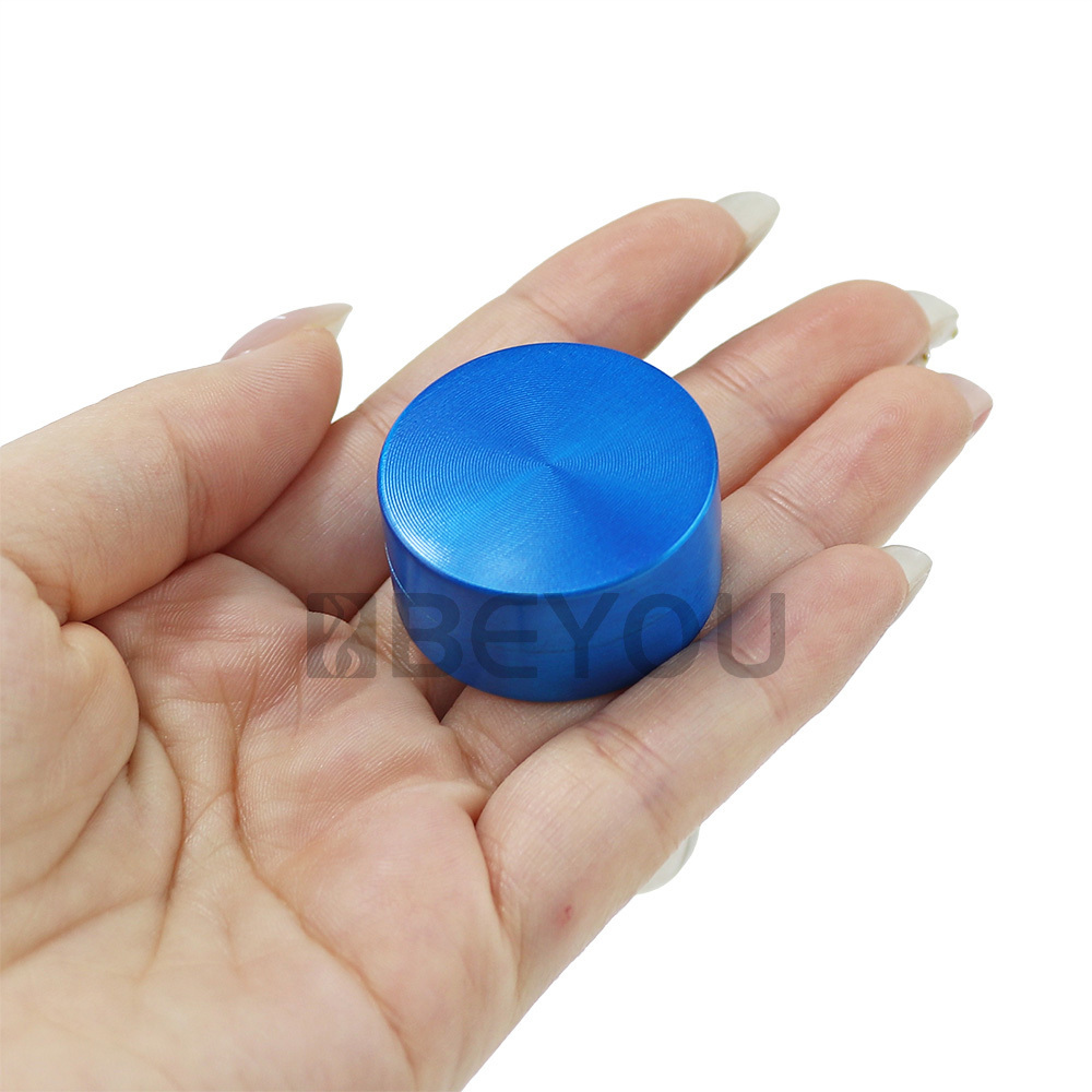 Mini Portable Tobacco Grinders Smoking Accessories 30mm 2 Layer Mini Pendant Cigarette Keychain Herb Grinders