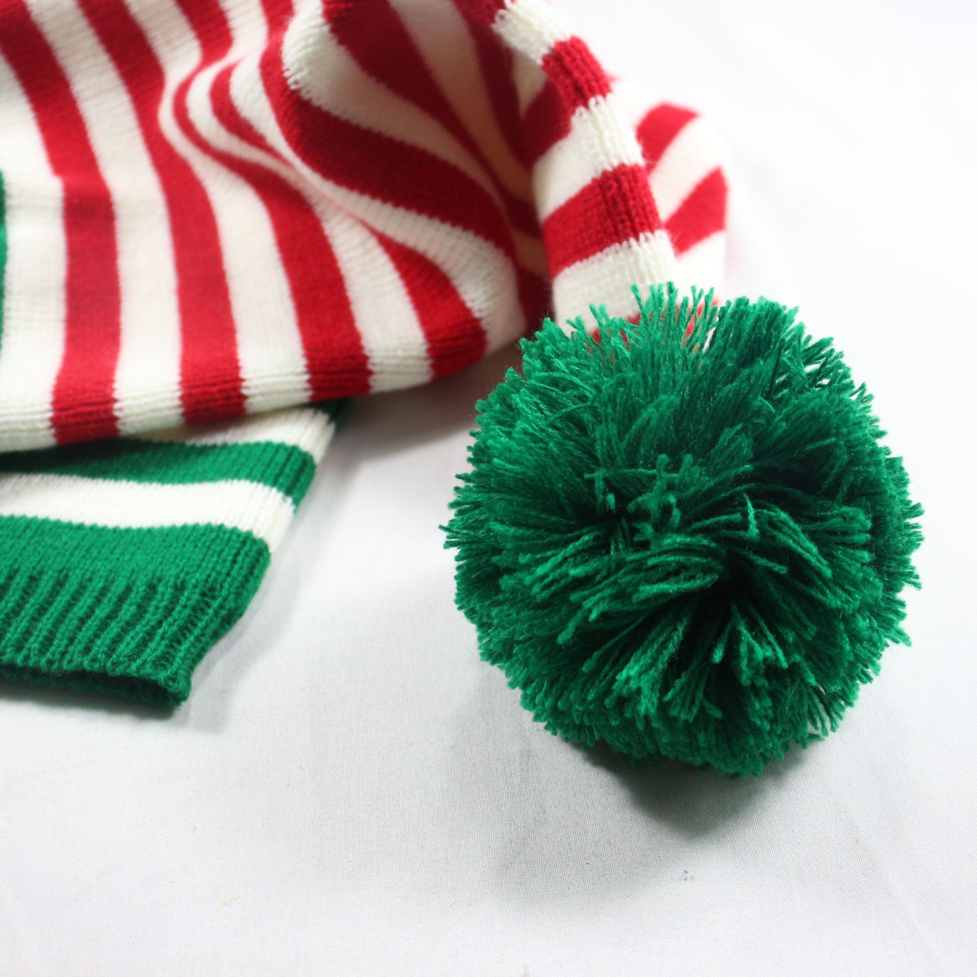 HZM-23245 Christmas Knitted Hats for Adults Slouchy Hats Elf Santa Beanies Hat Red and Green Knit Crochet Cap