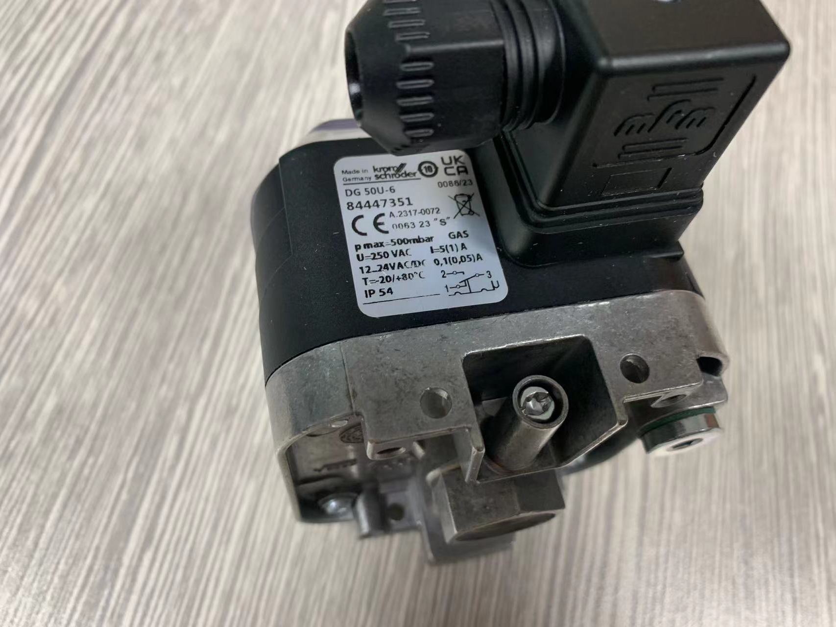 Combustion system pressure switch Kromschroder DG 150U-6 Furnace Pressure Switch For Industrial Gas Burner