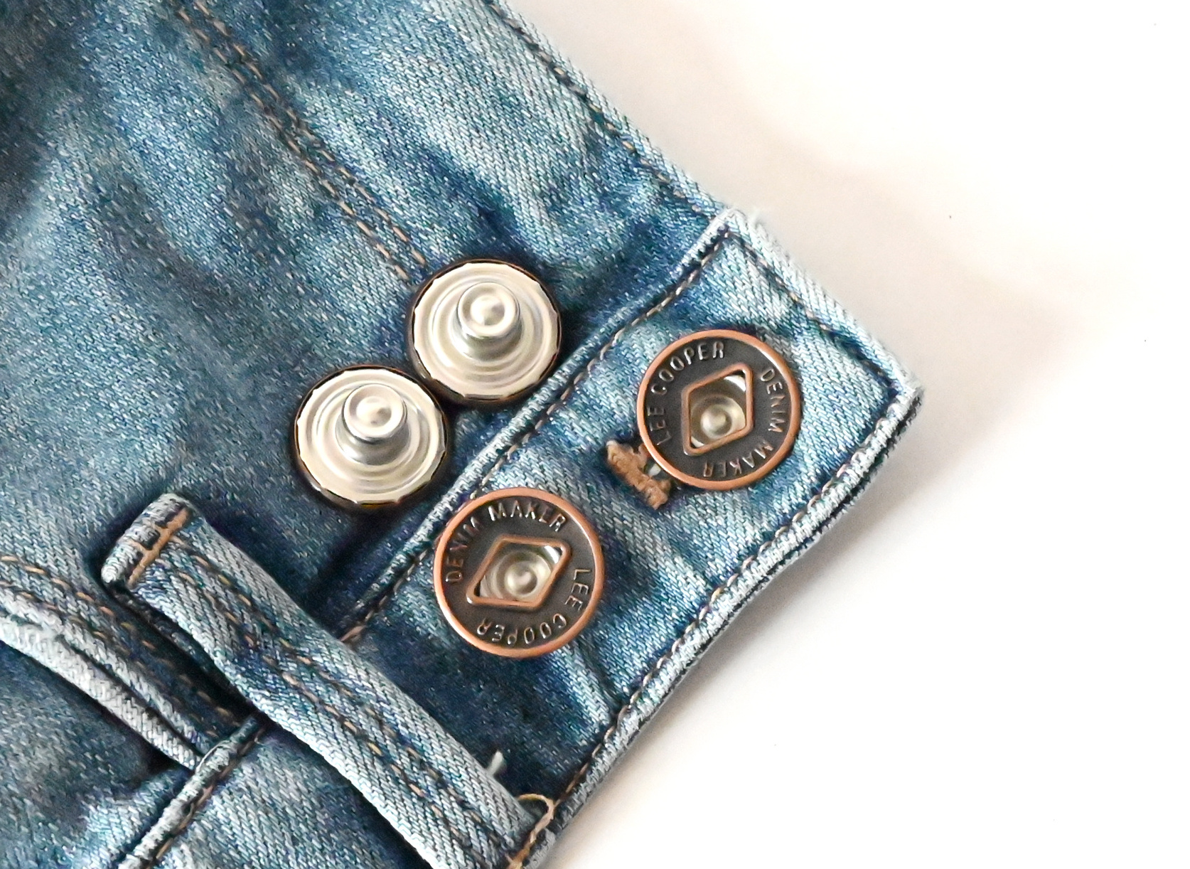 Custom Embossed Jeans   Metal Logo Buttons Rivets Brass Tack Jeans Button Cloth for Denim Jacket Clothing