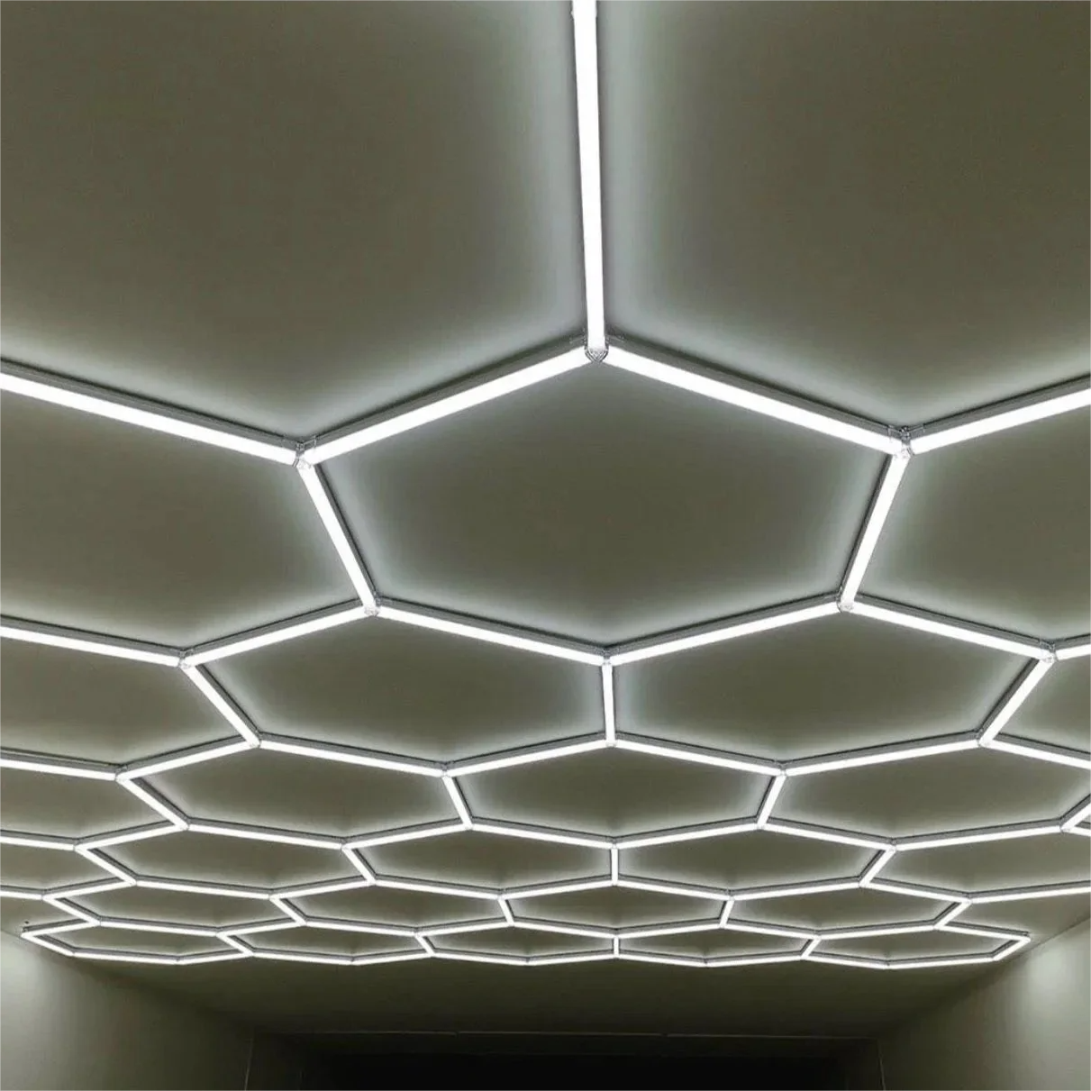 Honeycomb LED Ceiling Bar Light 110V/220V Uto Car Detailing Work Light Hexagonal Garage Ceiling Light for Car Wash Station