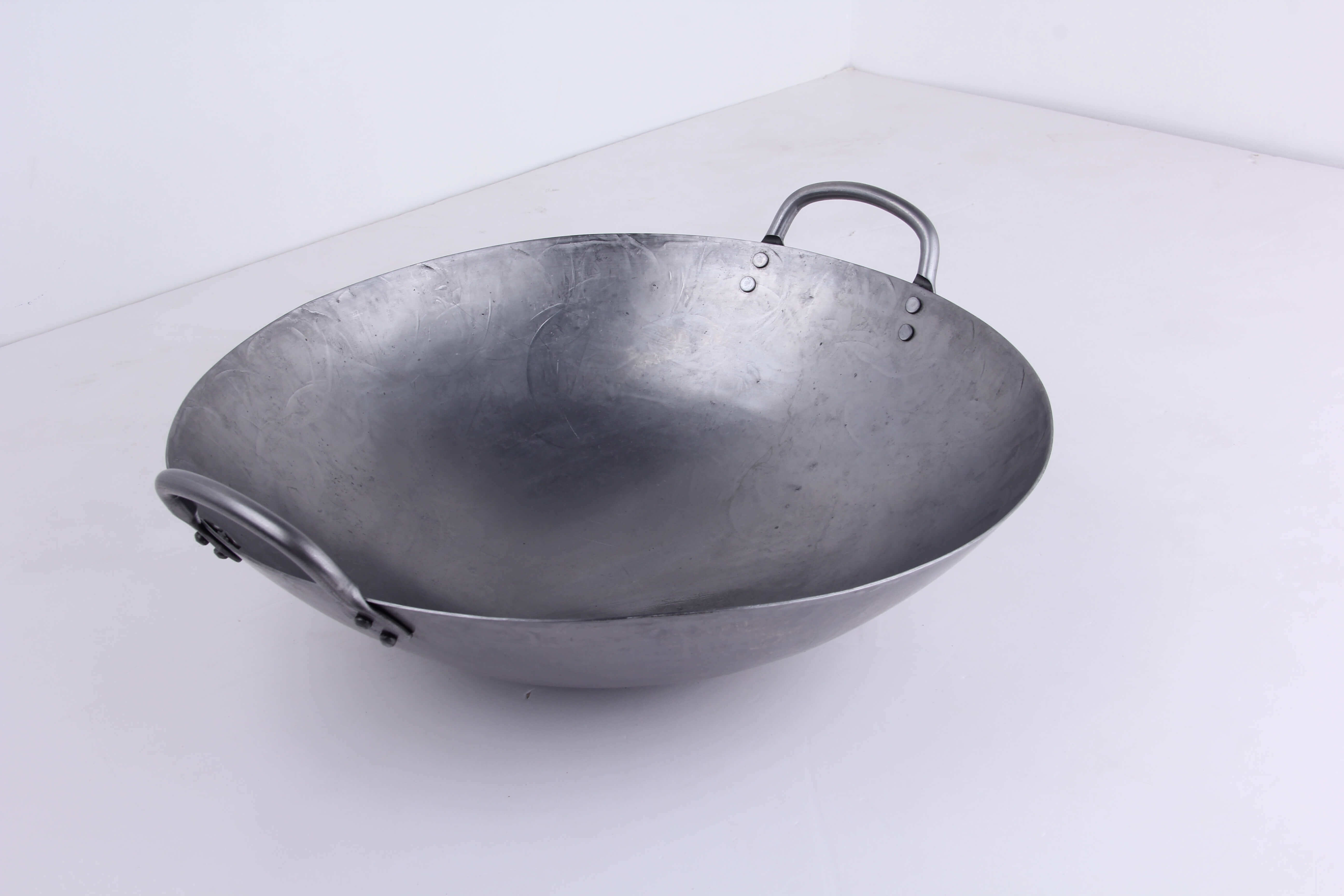 Customized extra large wok Professional Cookware Double carbon Steel Handles Hammered Wok with aures unitas