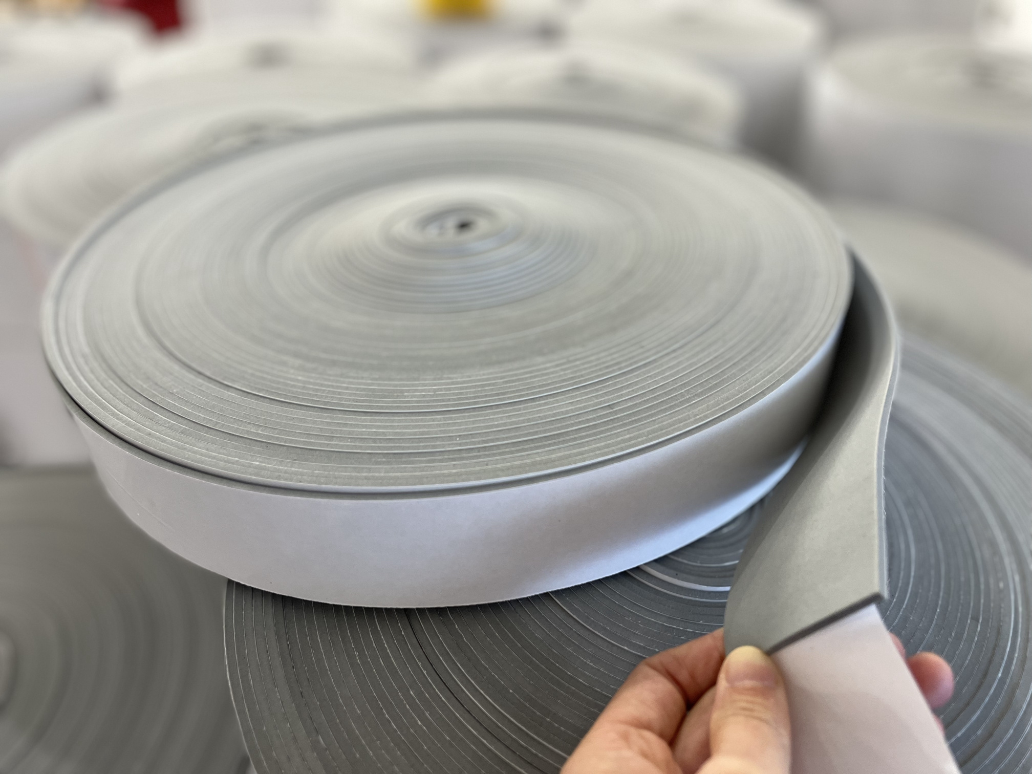 Waterproof Customized Size Double or Single Sided Acrylic Adhesive Foam Tapes for Sticking