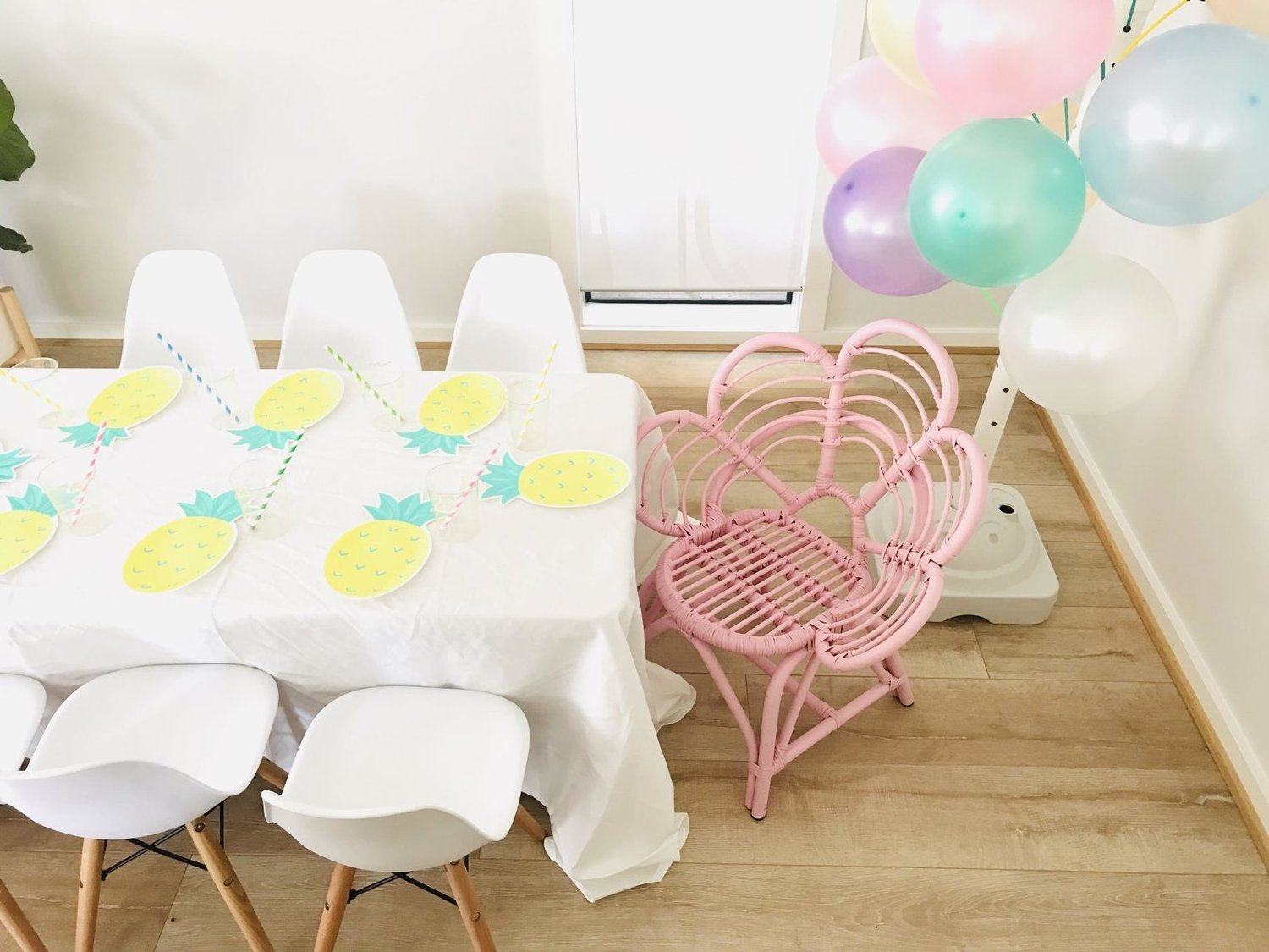 Handmade natural wicker children chair flower shaped event rental kids dining chair baby kids party rattan peacock flower chair