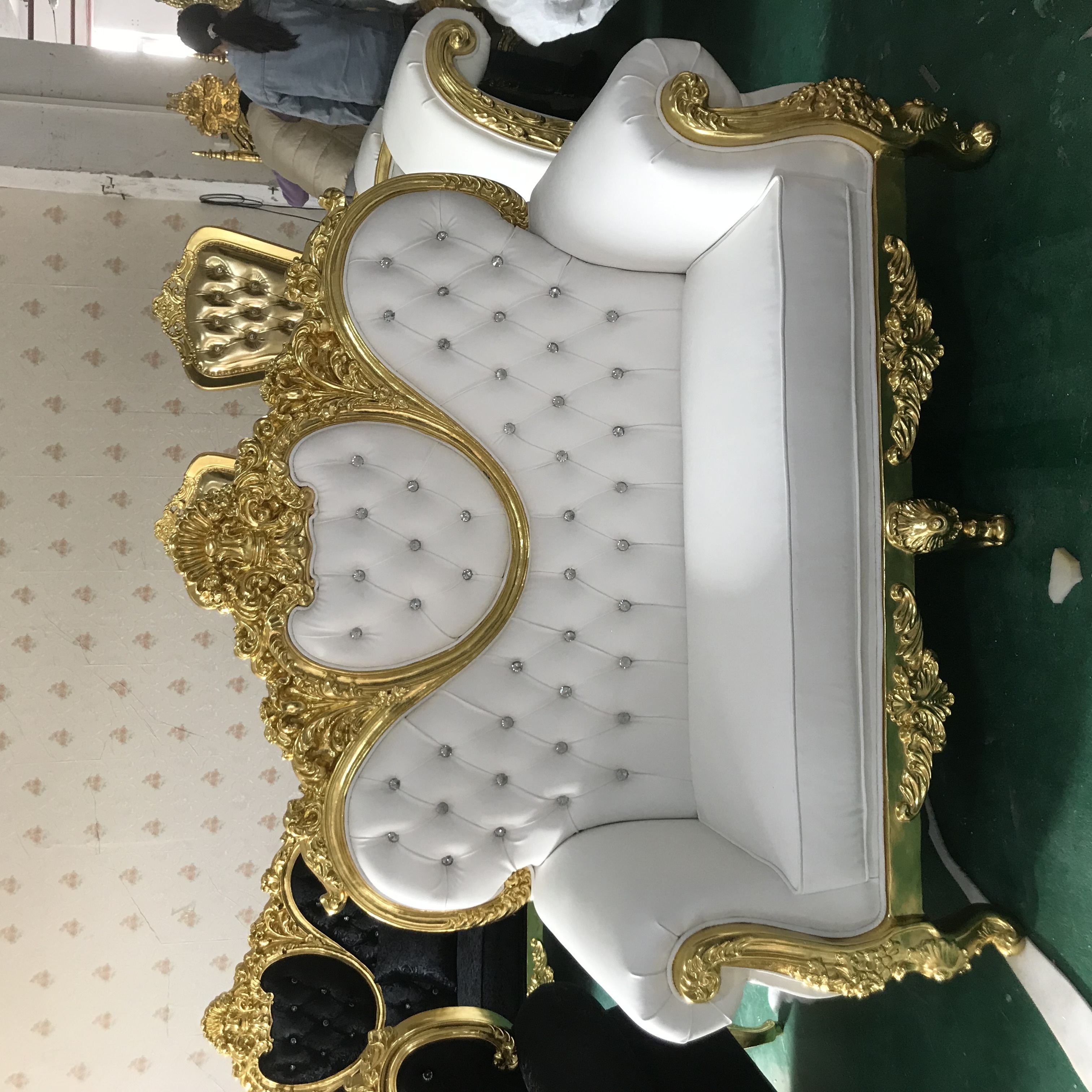 Latest comfortable royal wooden frame luxury king throne sofa king and queen trone chair wedding king throne chair sofa rental