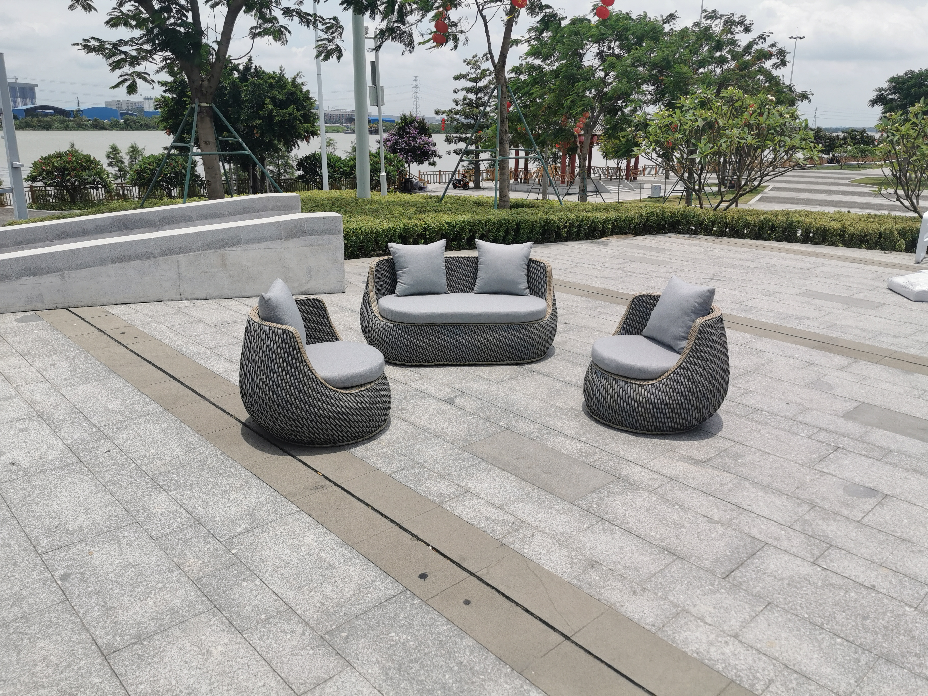 Fashion Soft Comfortable  Wicker curved  Modular Garden Sectional Small Sofa Exterior sitting  Home Furniture Outdoor