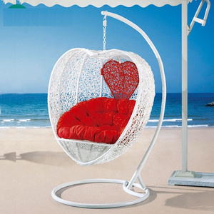 Modern Design Heart Shaped Single PE Rattan Swing Chair Garden Wicker Hanging Chair