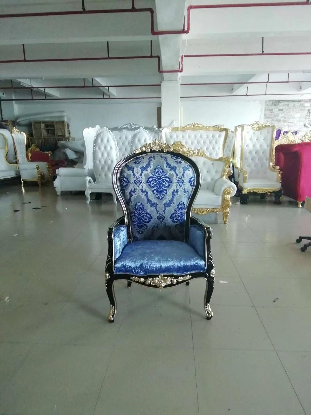 Factory Price Luxury Wedding Royal Throne Chairs Selling Events Purple Throne Chairs