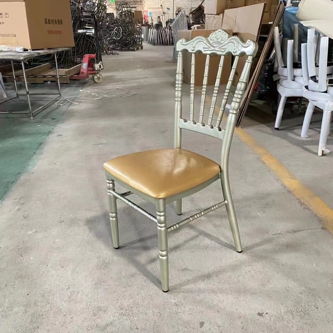 Royal Crown Design Gold Iron Wedding Chairs For Events Party Customized Banquet Chair