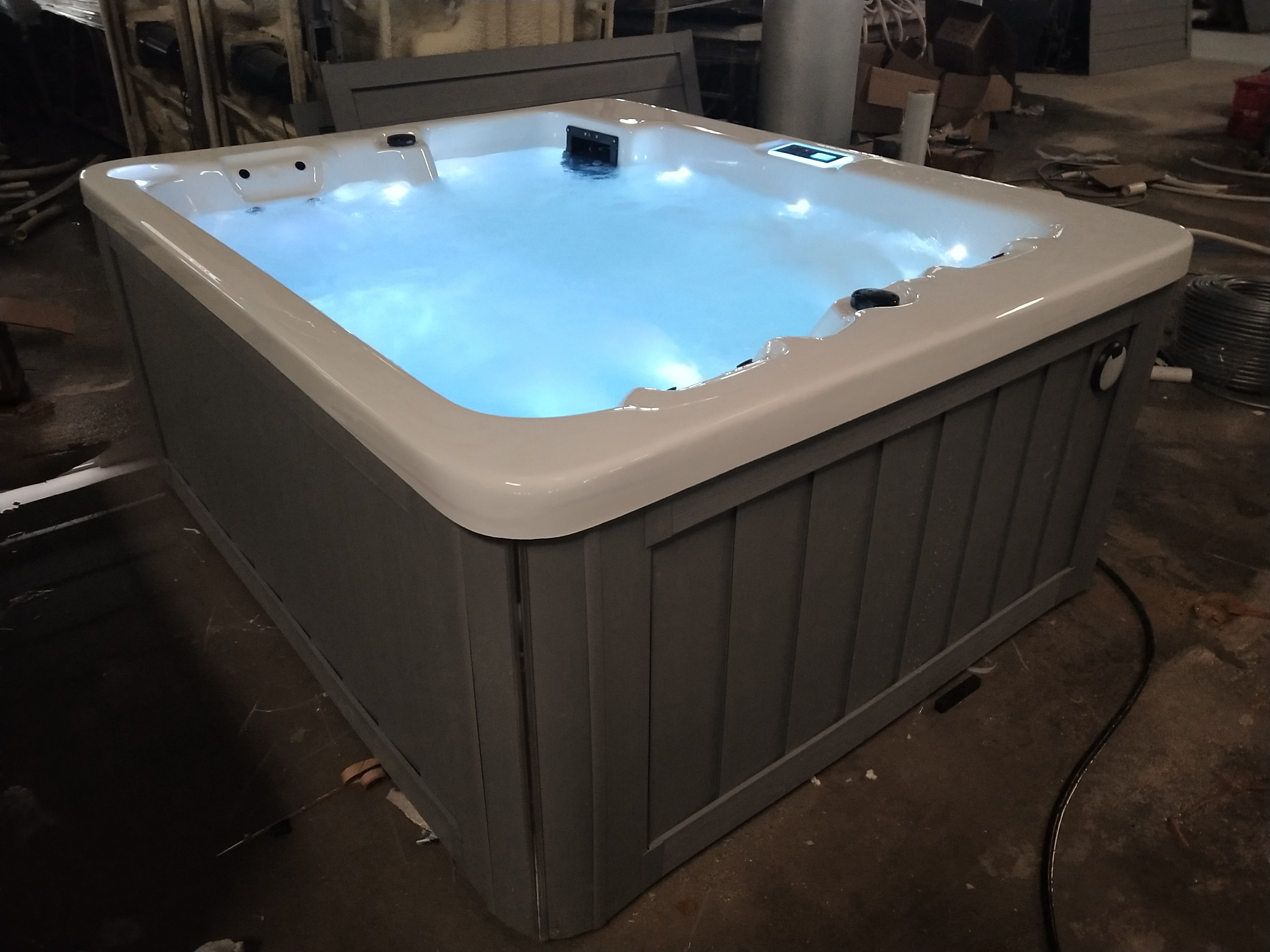 In stock Factory direct 3 Person hot tub US Balboa spa massage bathtub