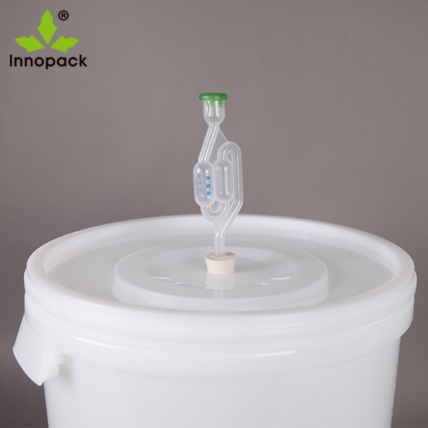 food bucket plastic food grade 30 Litre plastic bucket with spout homemade beer fermenter