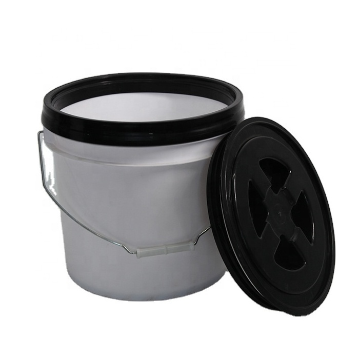 Empty Round 12L /13 liter plastic pails with lids, White 3.5 gallon plastic paint bucket supplier