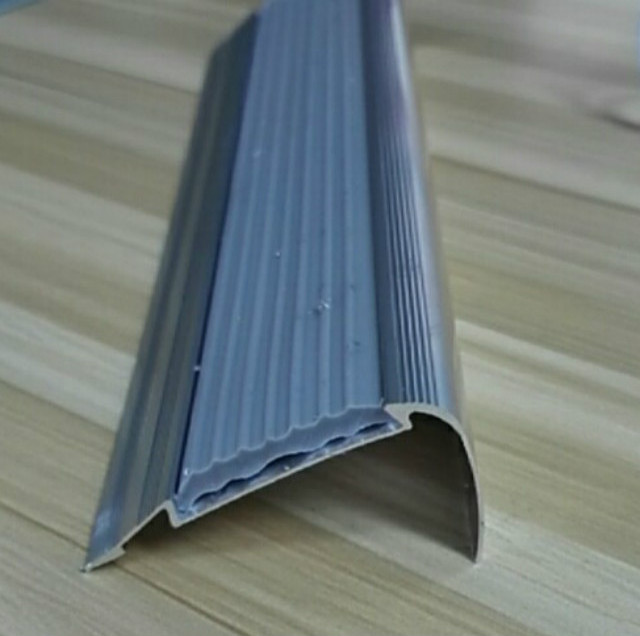 Best Price Aluminum Ceramic Anti-Slip Stair Step Covers Straight Aluminum Stair Nosing