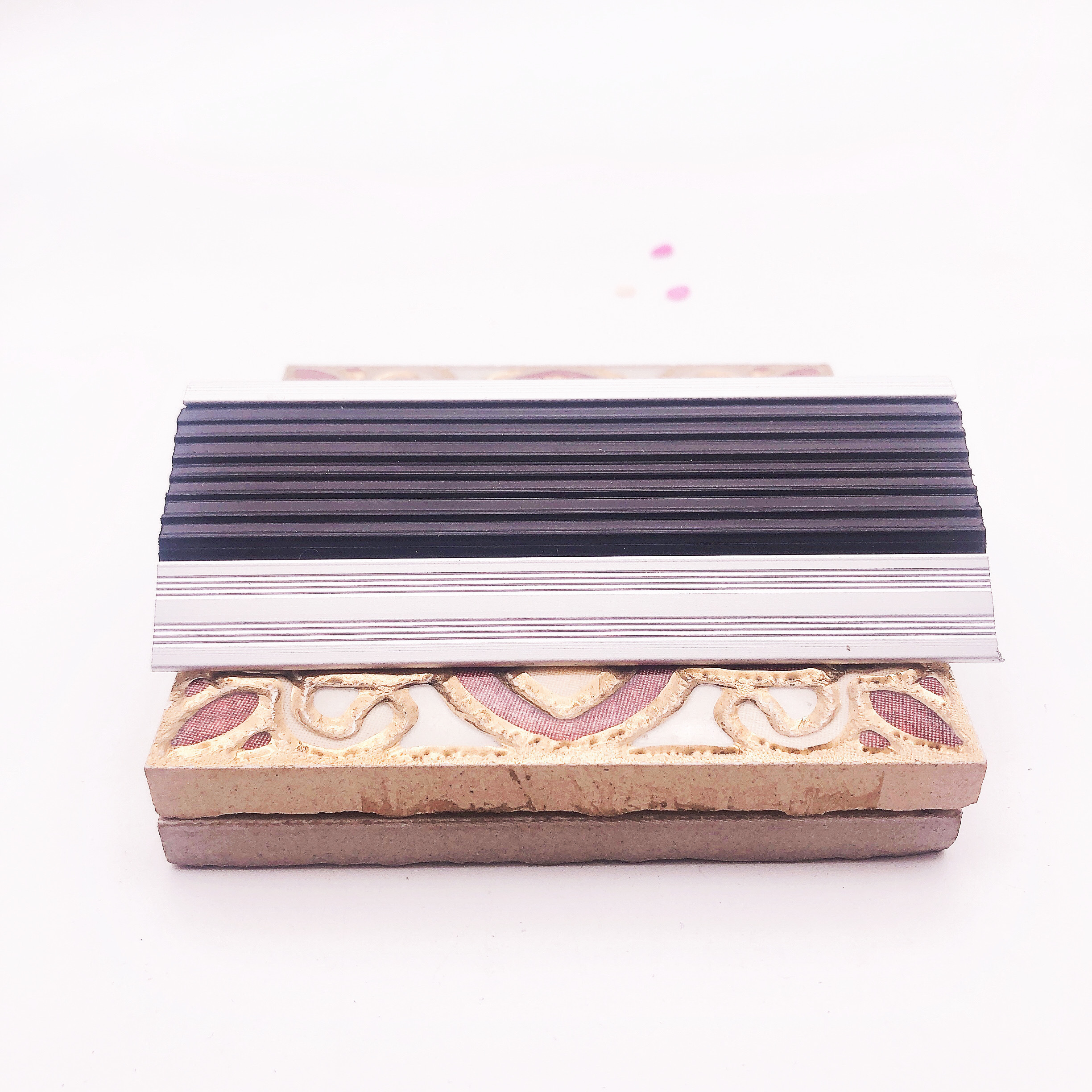 Foshan Factory Direct Aluminium Anodized Rubber Insert Tile Stair Step Nosing Trim