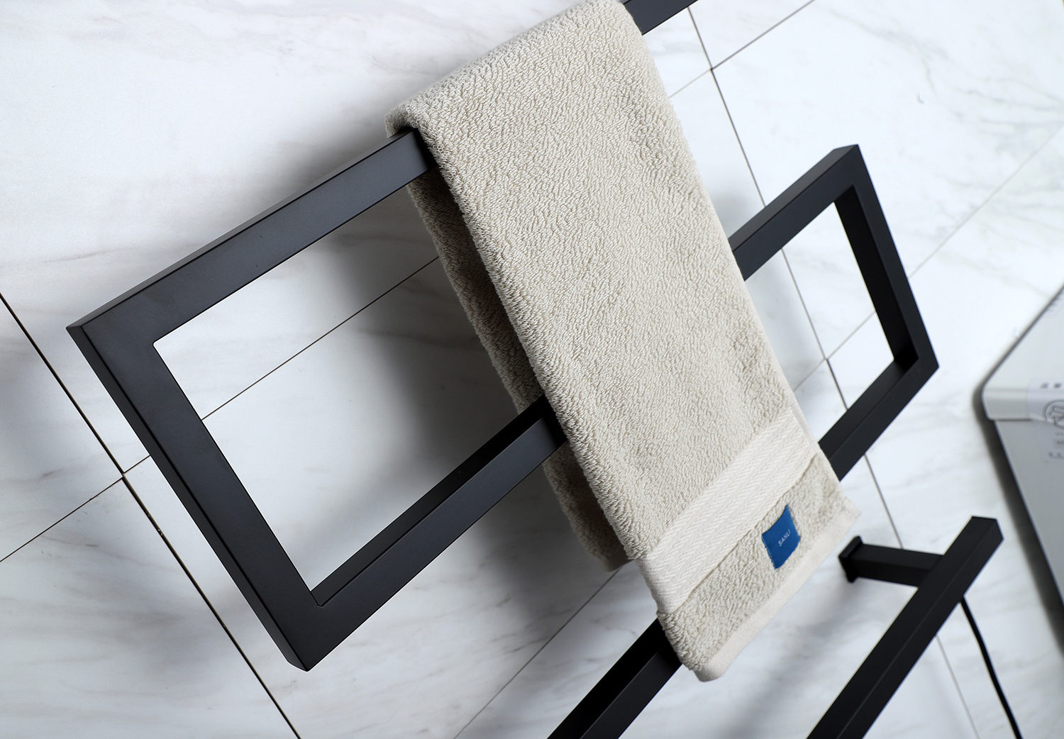 2022 High Quality Modern Design Bathroom Towel Warmer Radiator SS304 Electric Heated Towel Racks Style 9045B