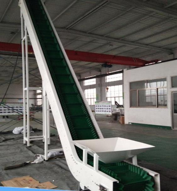 Stainless steel vegetable fruit inclined loading and unloading climbing skirt belt conveyor with hopper