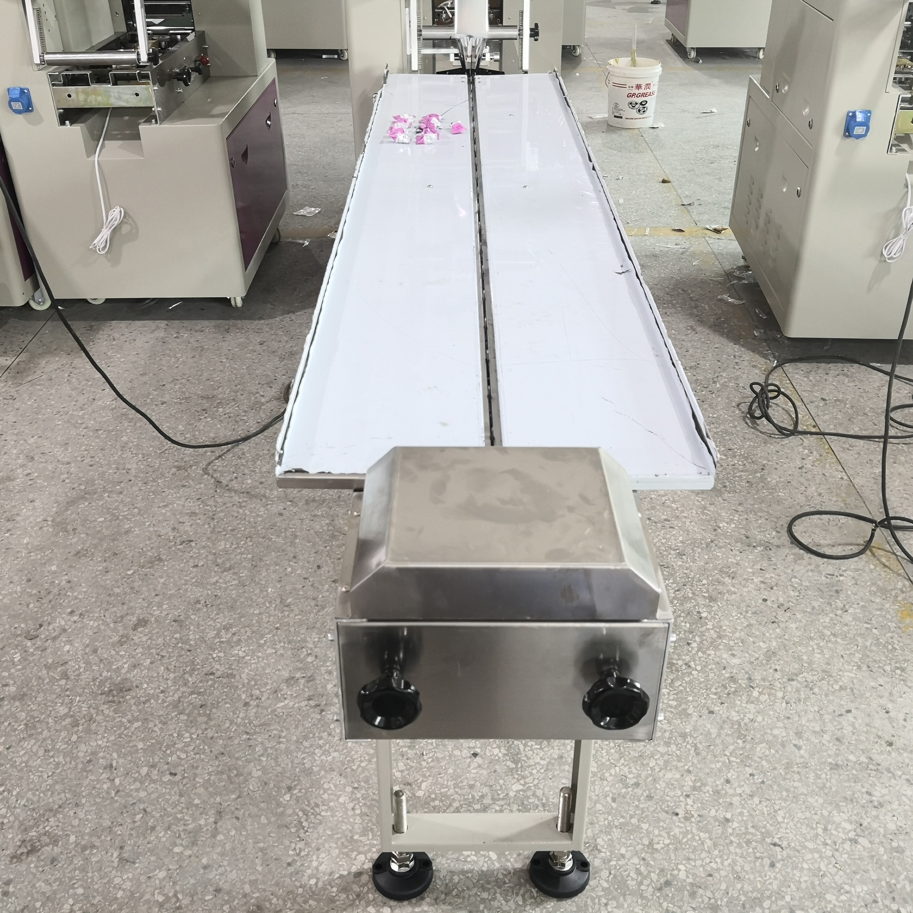 Pillow Type Horizontal Biscuit Packing Machine Cookies Chocolate Bar Pillow Packaging machine